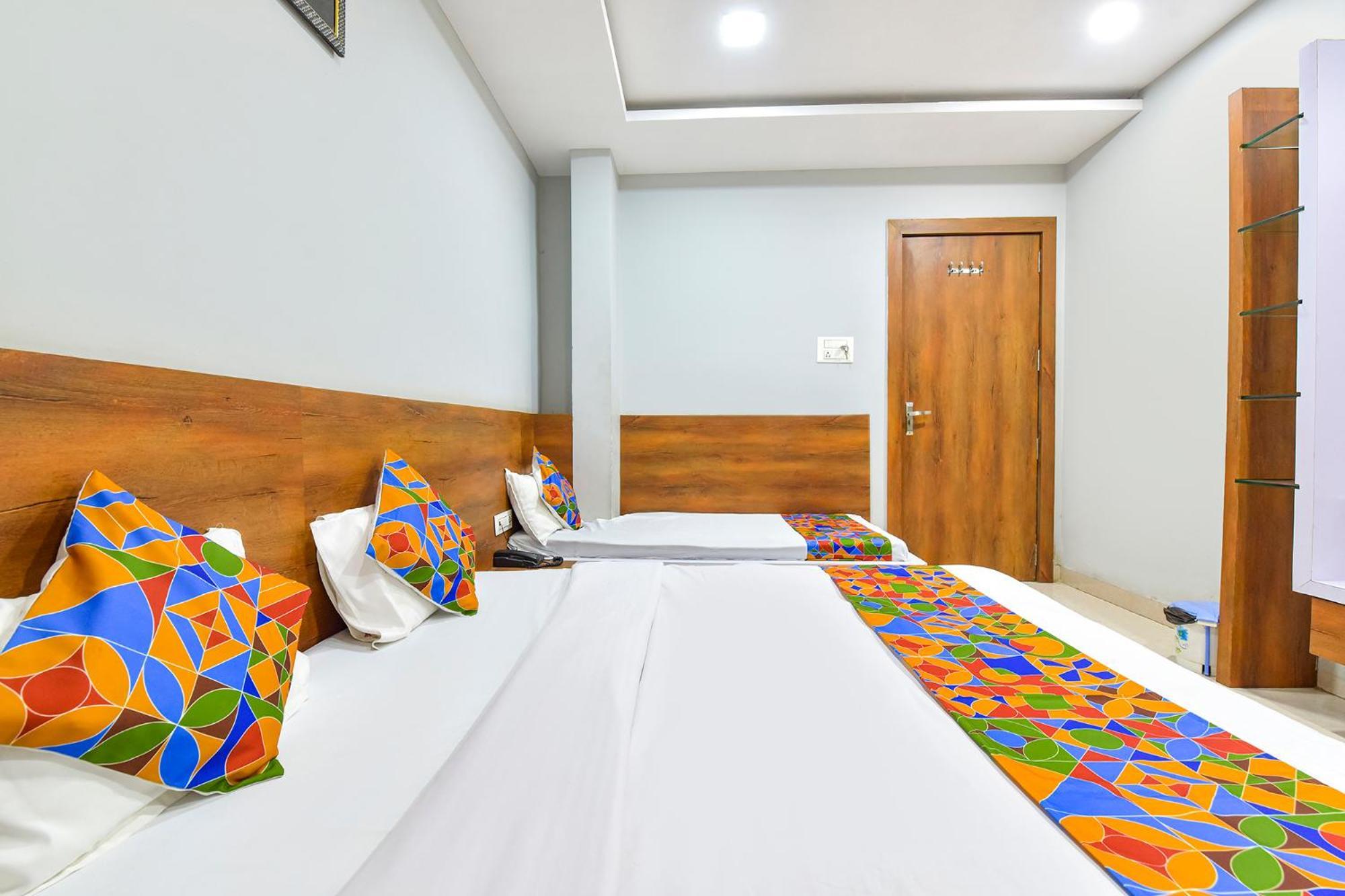 Fabhotel Raghumani Palace Ujjain Esterno foto