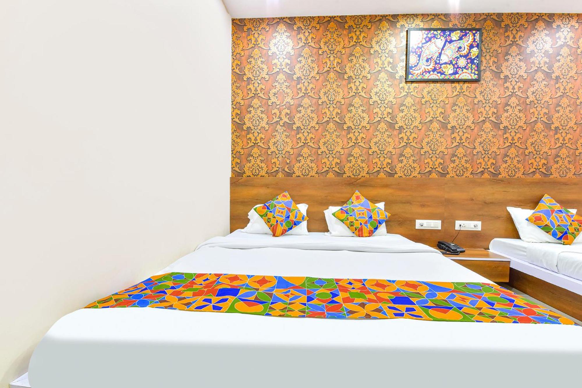 Fabhotel Raghumani Palace Ujjain Esterno foto
