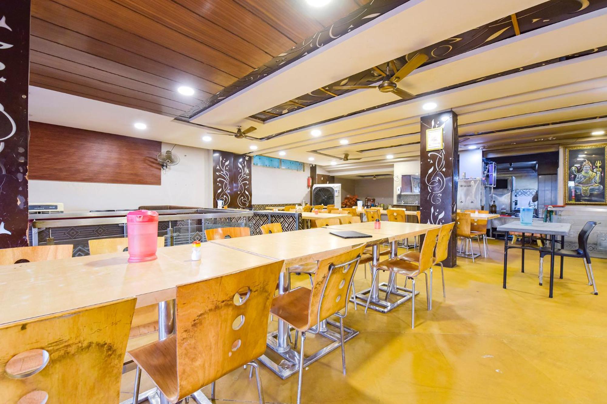 Fabhotel Raghumani Palace Ujjain Esterno foto