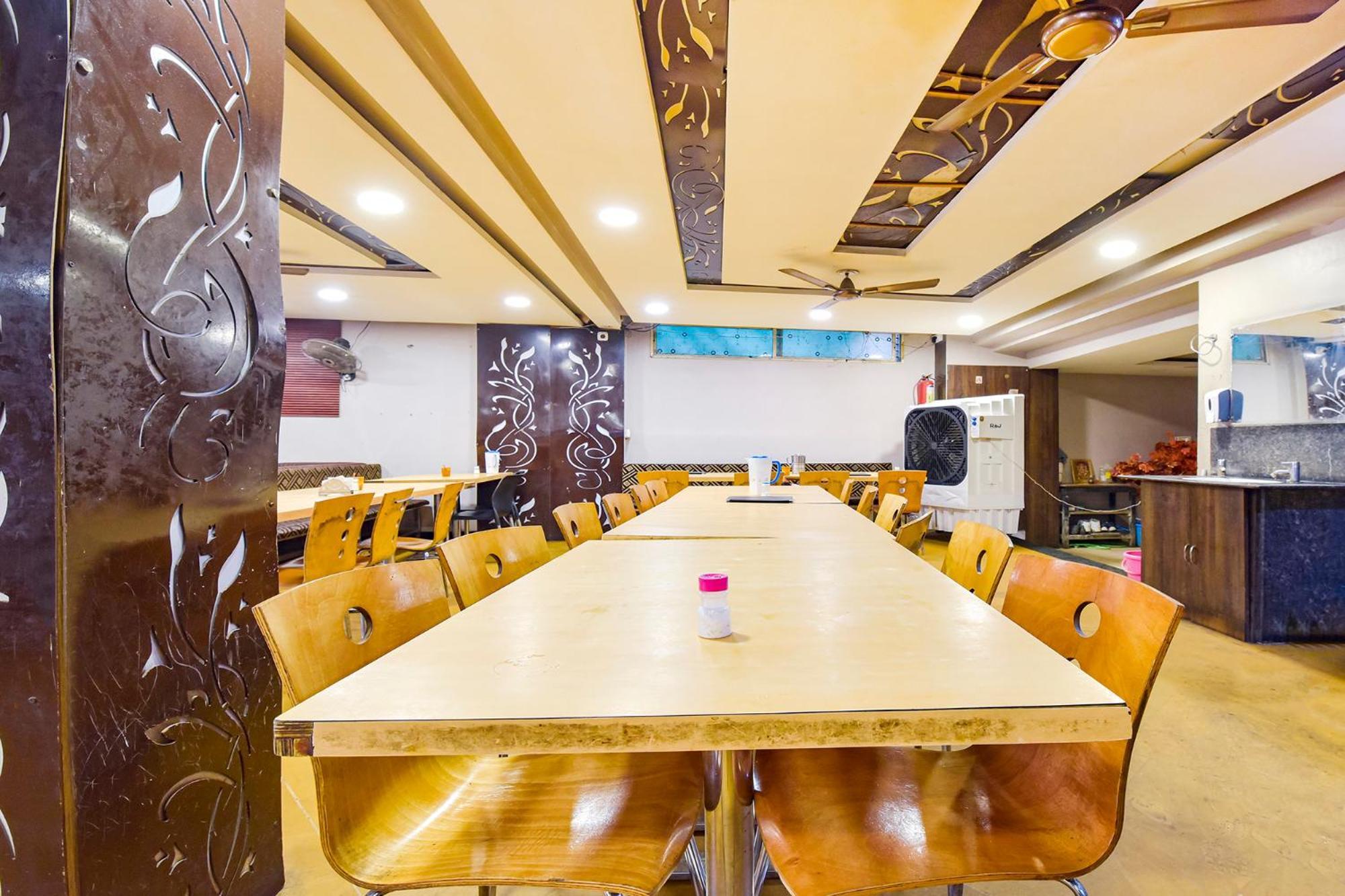 Fabhotel Raghumani Palace Ujjain Esterno foto