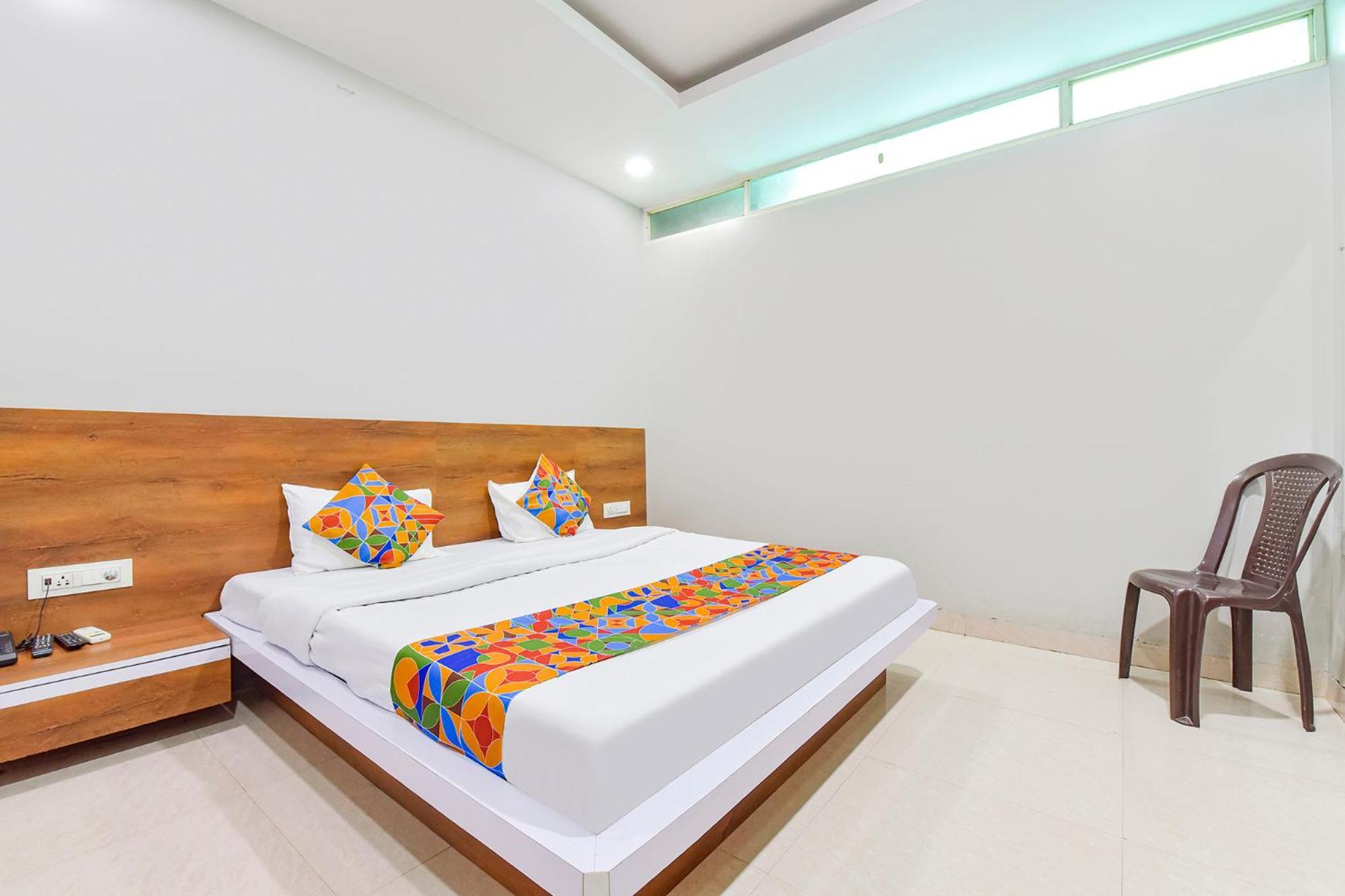 Fabhotel Raghumani Palace Ujjain Esterno foto