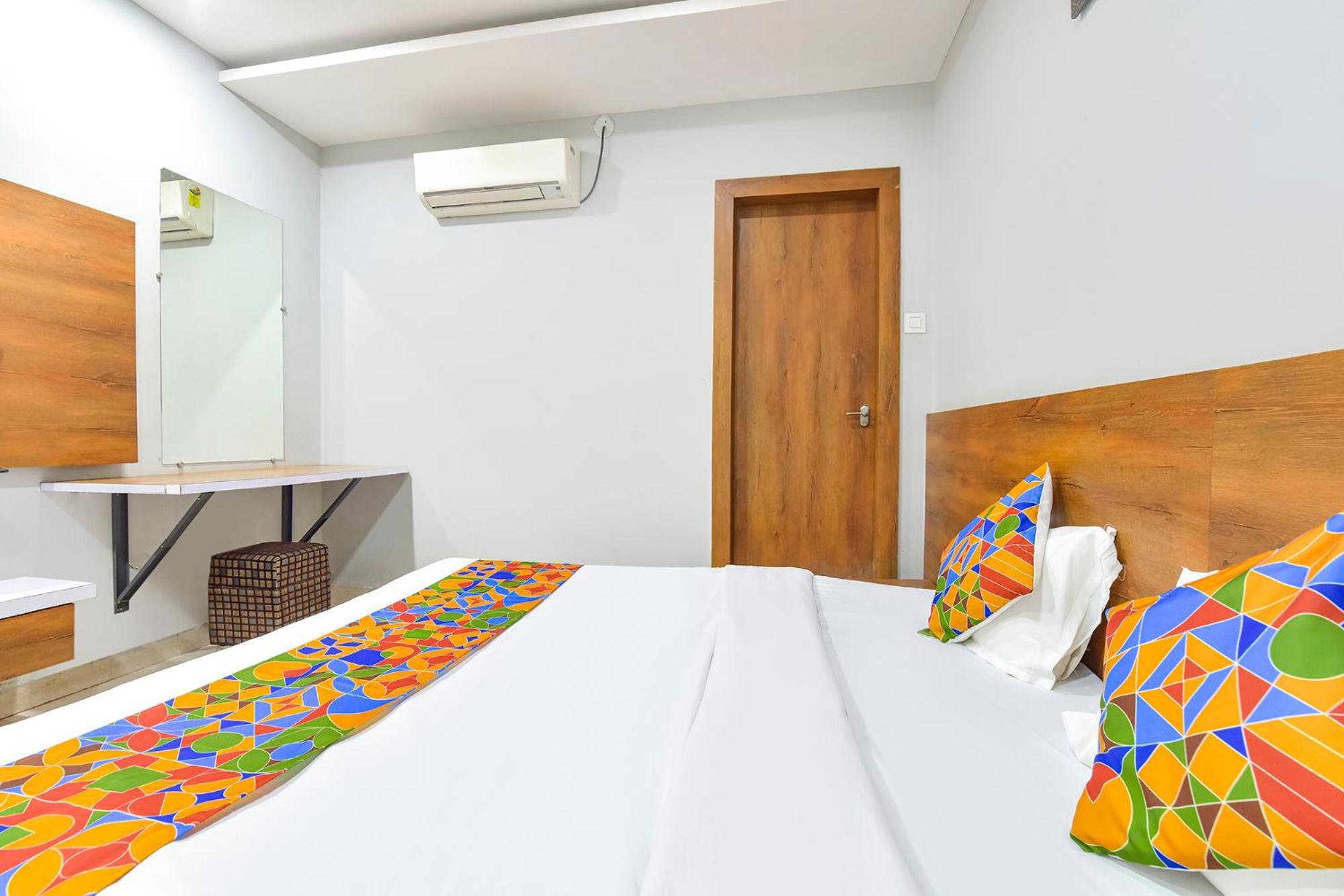 Fabhotel Raghumani Palace Ujjain Esterno foto