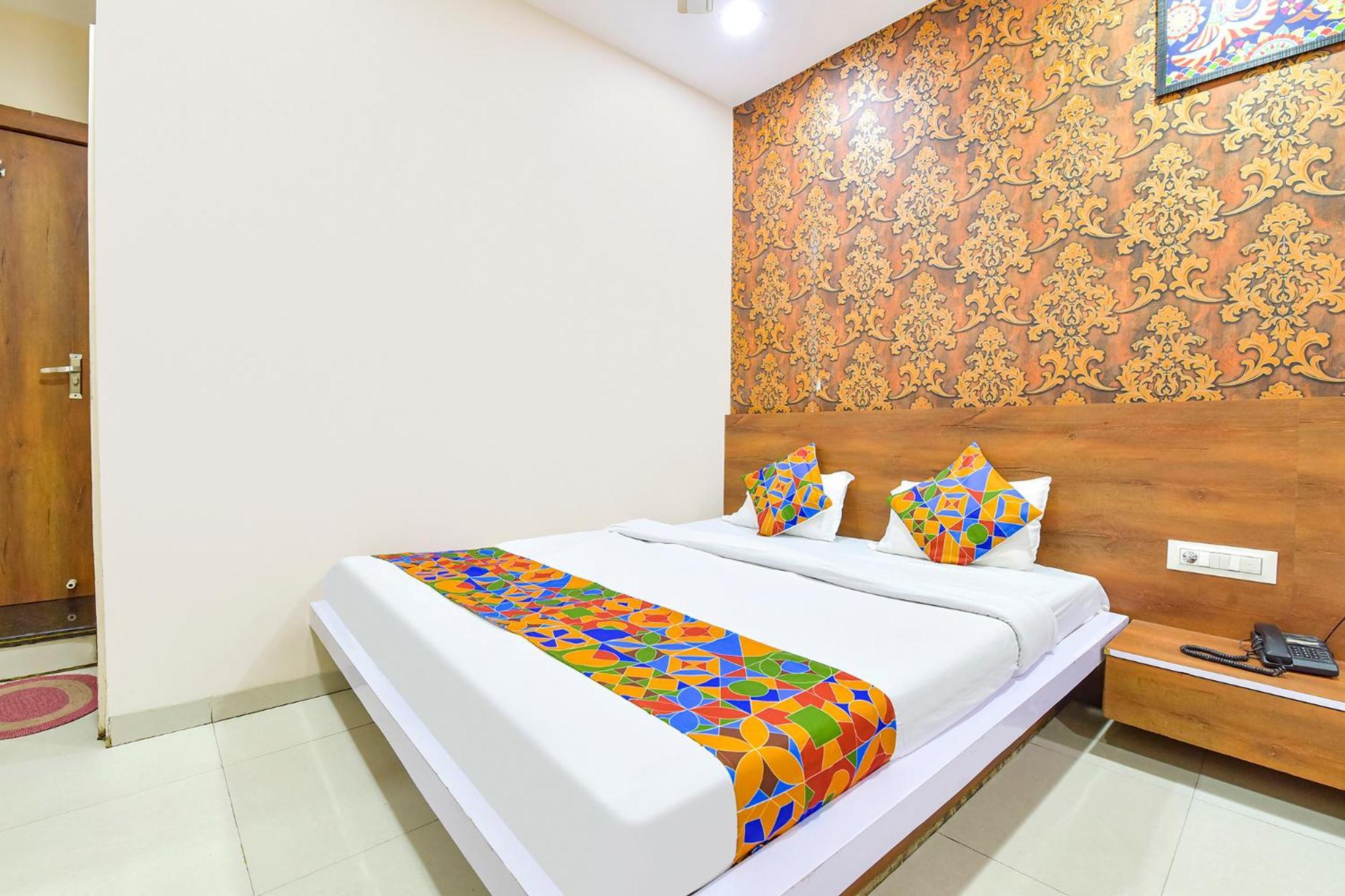 Fabhotel Raghumani Palace Ujjain Esterno foto