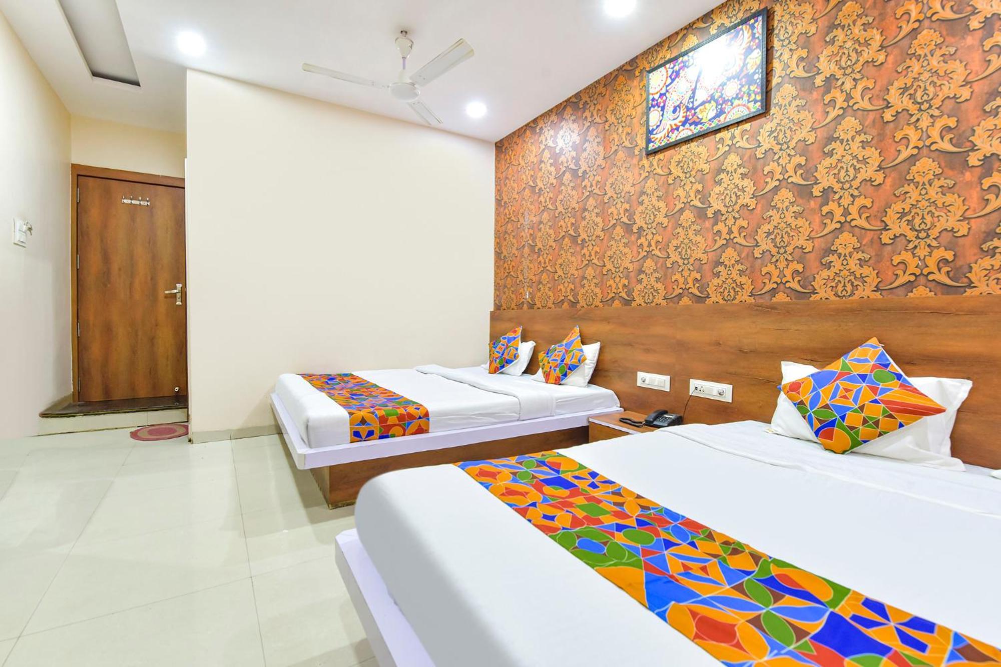 Fabhotel Raghumani Palace Ujjain Esterno foto